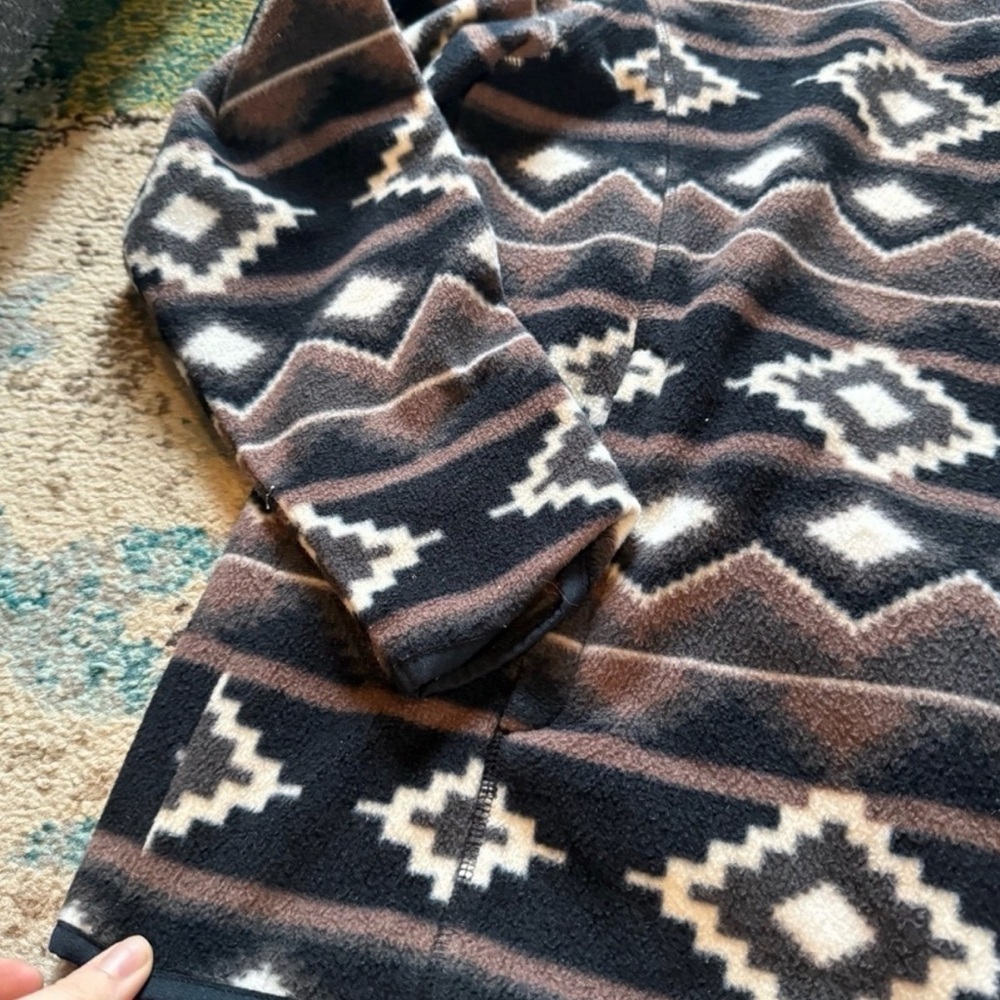 Men's Amazon Essentials Black and Brown Aztec Pat… - image 4